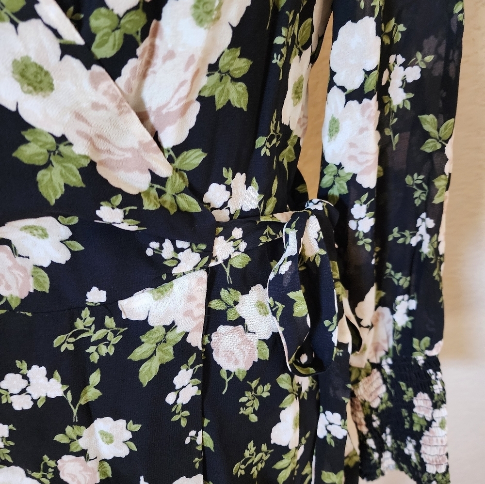 Reformation Kerri Wrap Around Dress Size Medium Fot And Flare - Picture 10 of 13